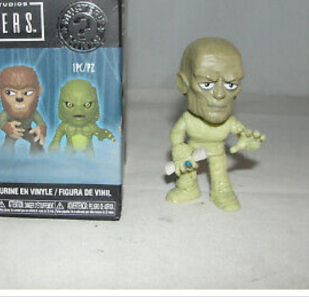 Universal Monsters mummy figure